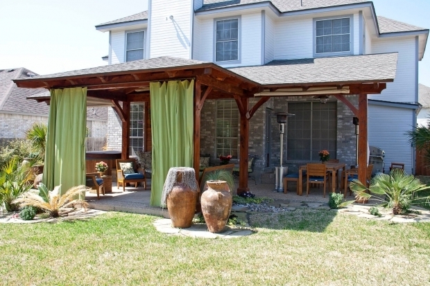 Stunning Outdoor Pergola Curtains Curtain Call The Guide To Pergola Curtains